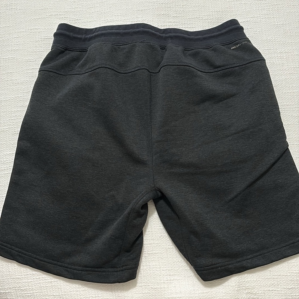Hurley Nike dri fit shorts with zipper pockets - Picture 3 of 4